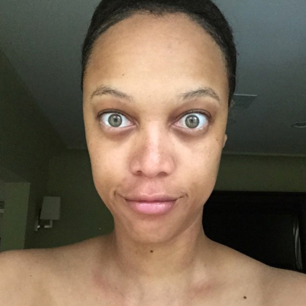 Tyra Banks Goes Makeup Free Says You Deserve To See The Real Me E Online